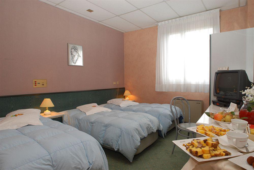 Thp Bologna Otel Carteria di Sesto Rastignano Oda fotoğraf